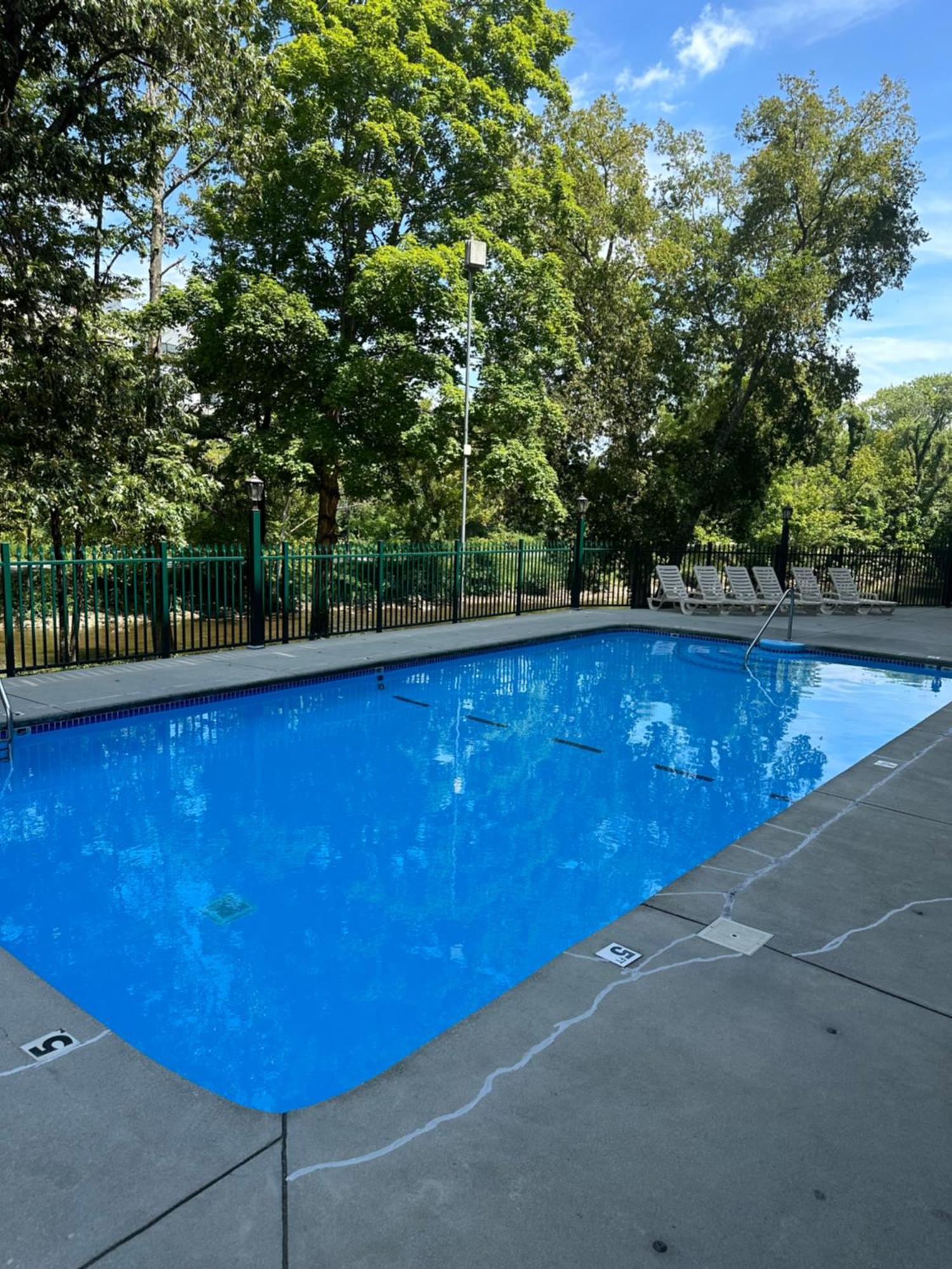 River Place Condos #101 2Bd 鸽子谷 外观 照片